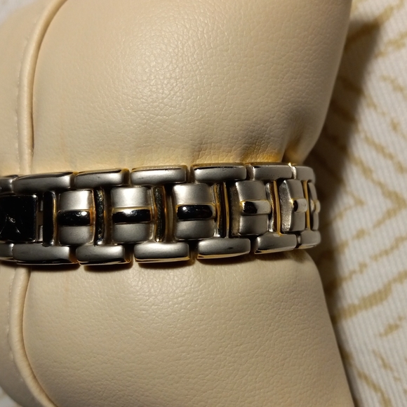 Sharp Watch Silver&Gold Tone,Water Resistant 100FT - Picture 6 of 7